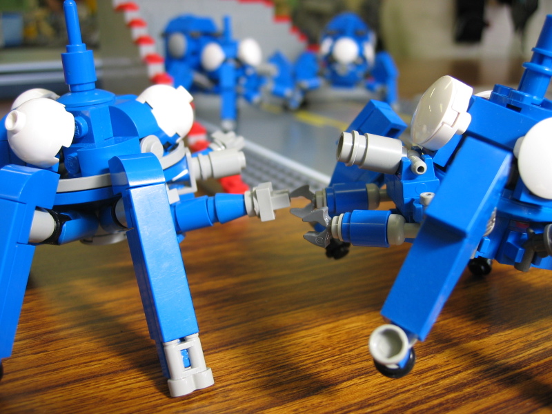 tachikomans04.jpg