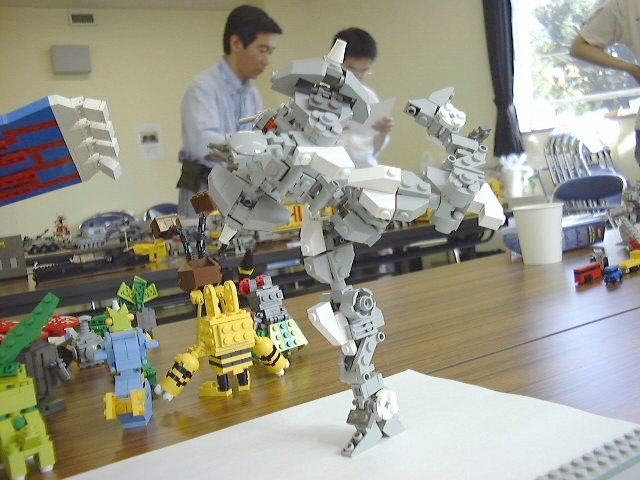 toshiya-robo01.jpg