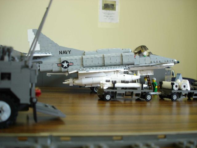 fujita_a-4f_03.jpg