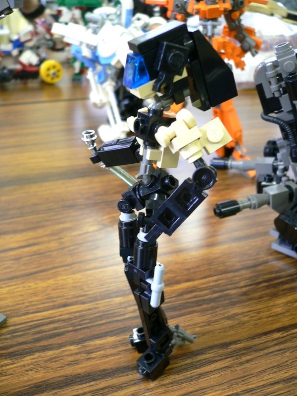 squieu_mecha02.jpg