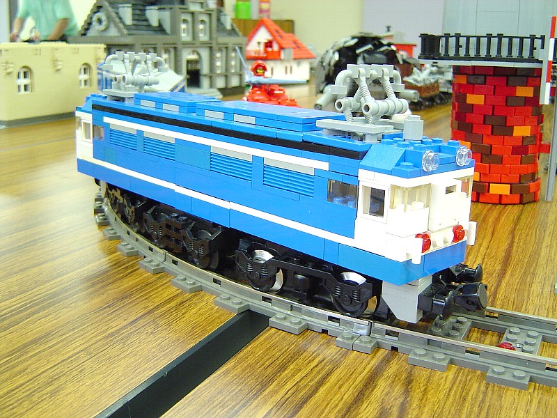 ayucow_train05.jpg
