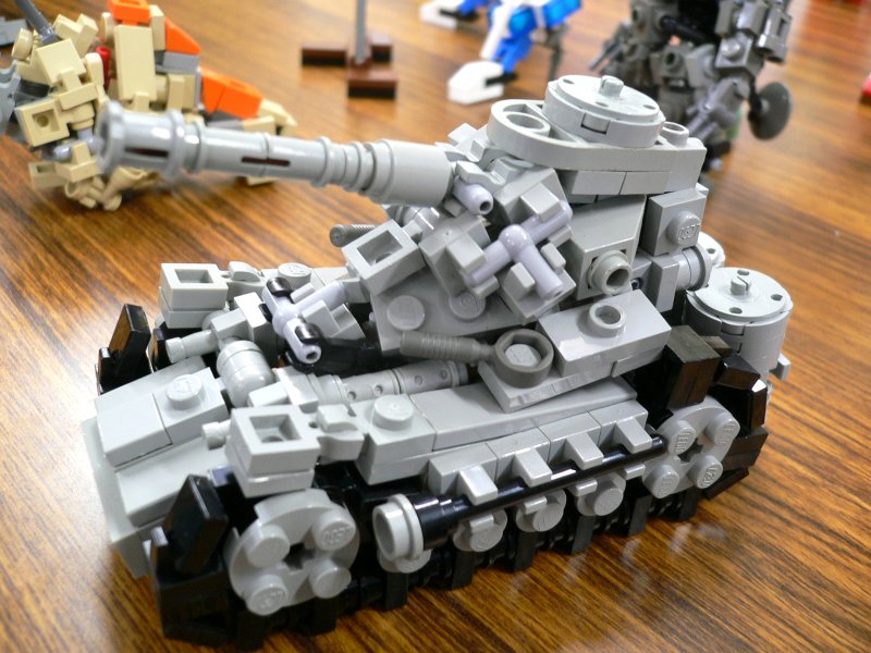 squieu_tank_01.jpg