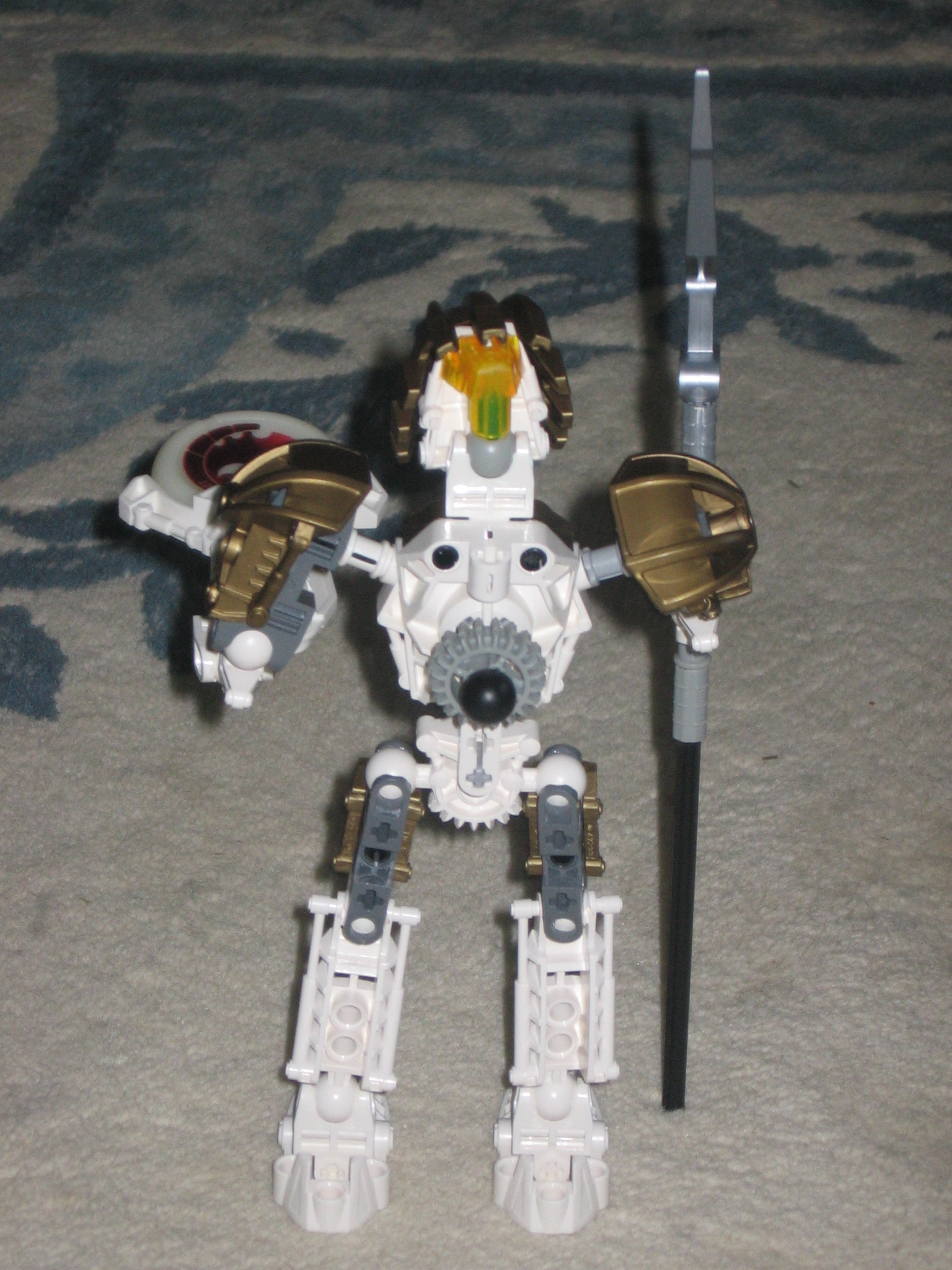 takanuva_metru_behind.jpg