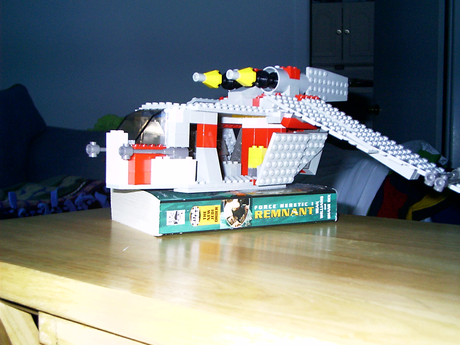 brickshelf025.jpg