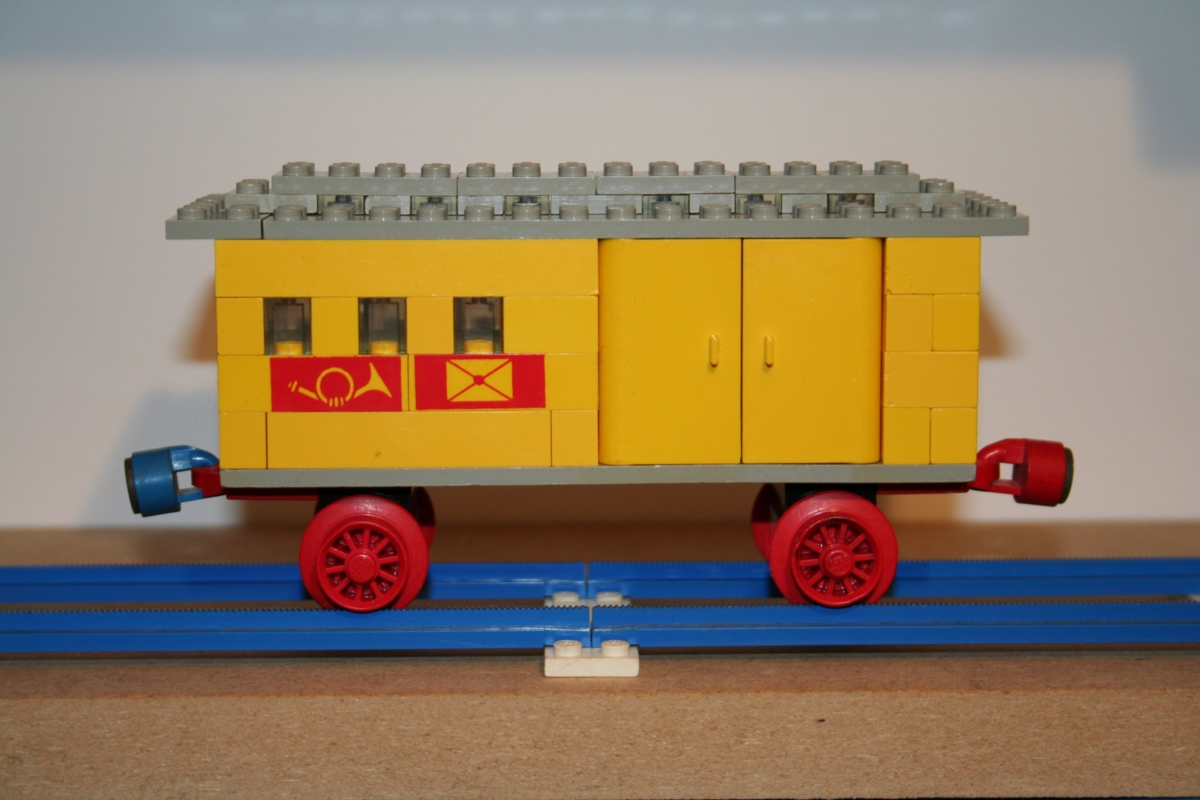 wagon_poste01.jpg