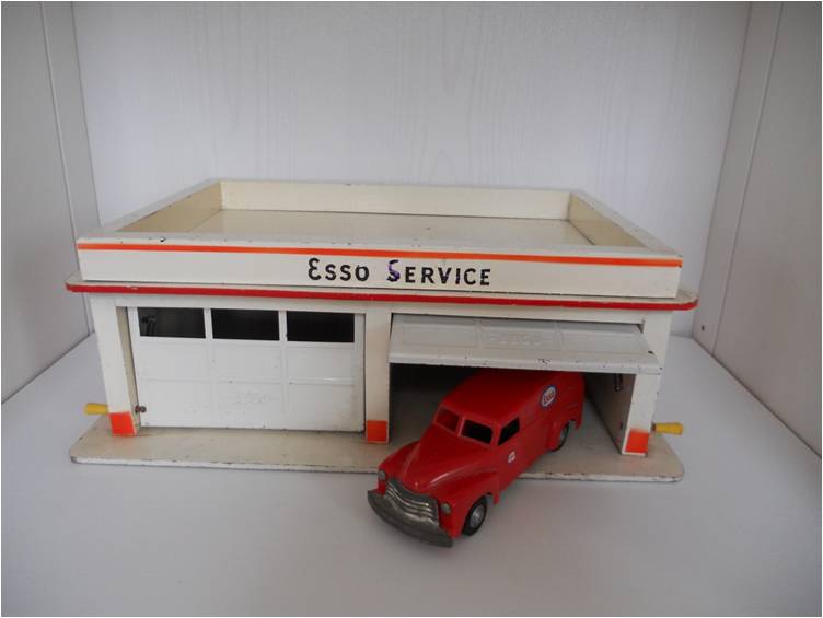 wooden_esso_service_002.jpg