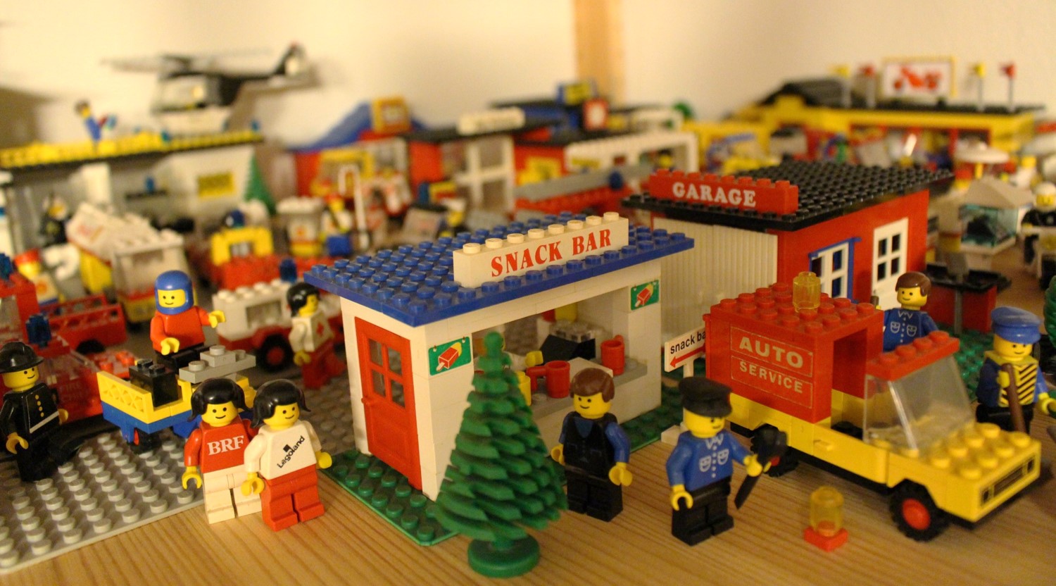 old_lego_210.jpg