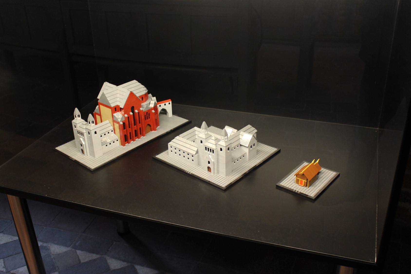 udstilling_i_roskilde_domkirke_05.jpg