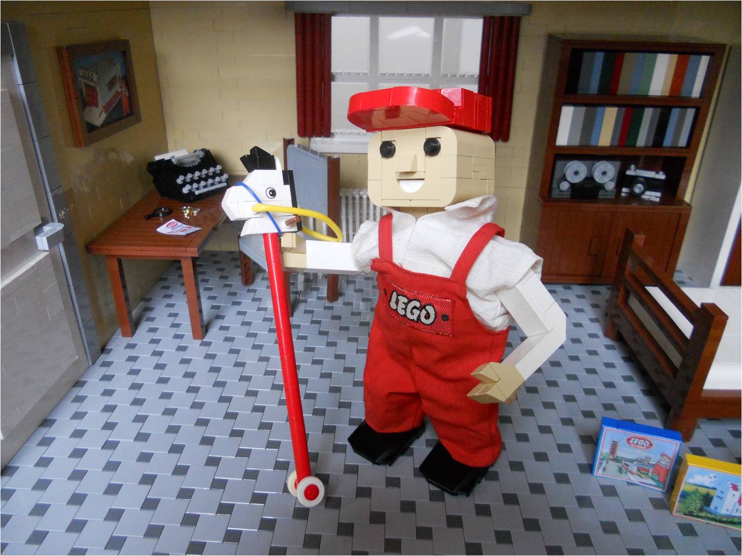 lego_mascot_home_125.jpg