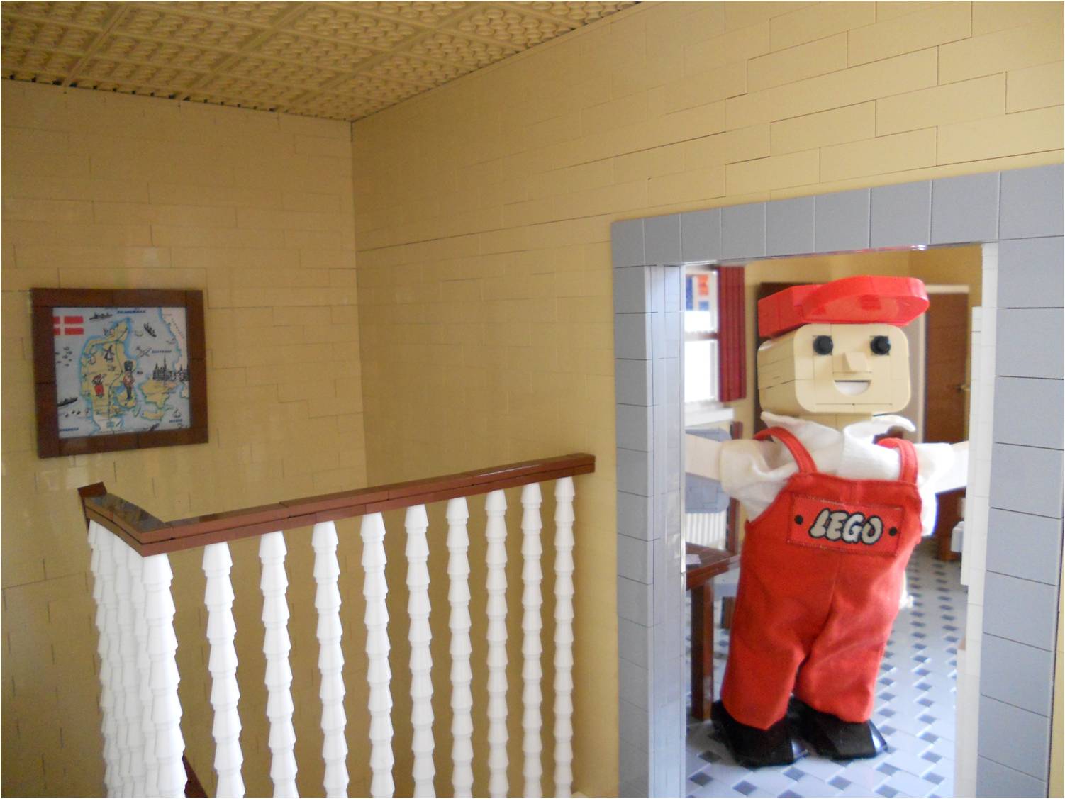 lego_mascot_home_165.jpg