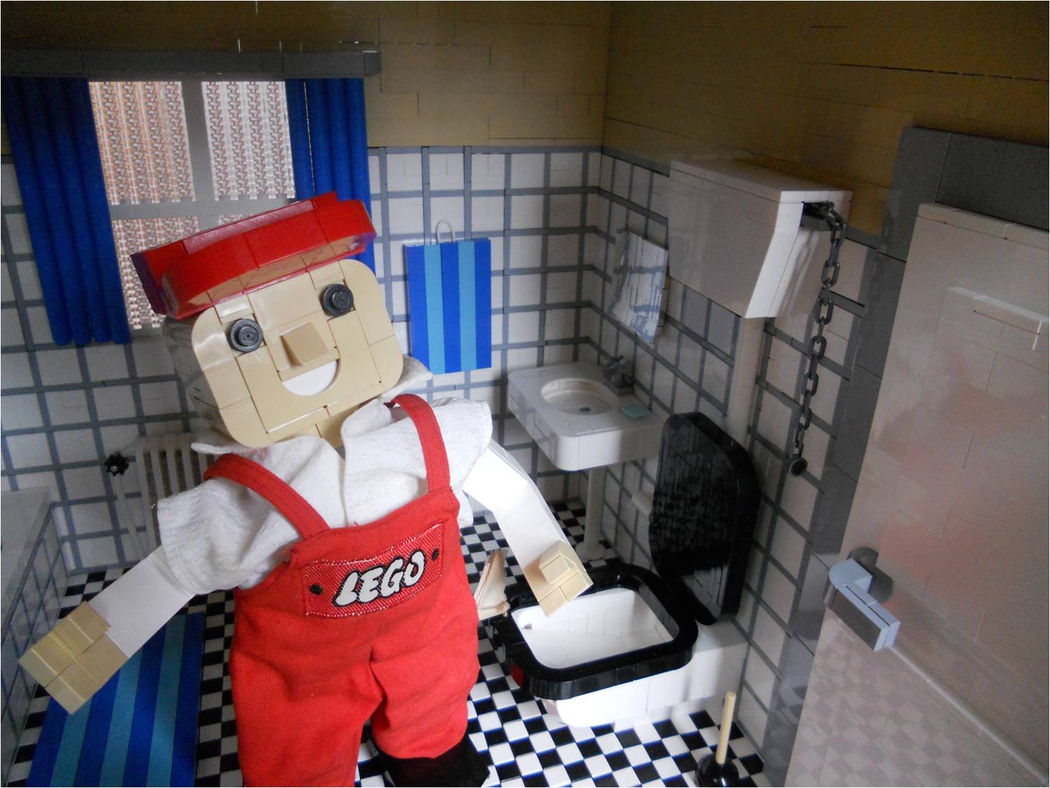 lego_mascot_home_200.jpg