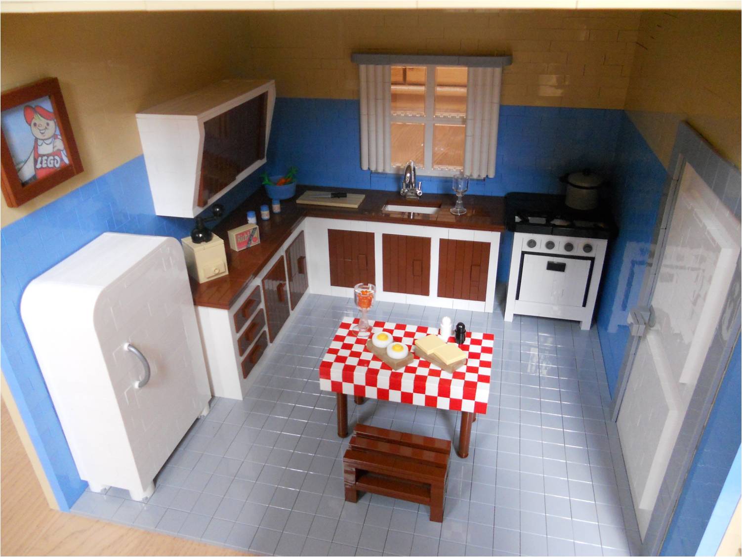 lego_mascot_home_215.jpg