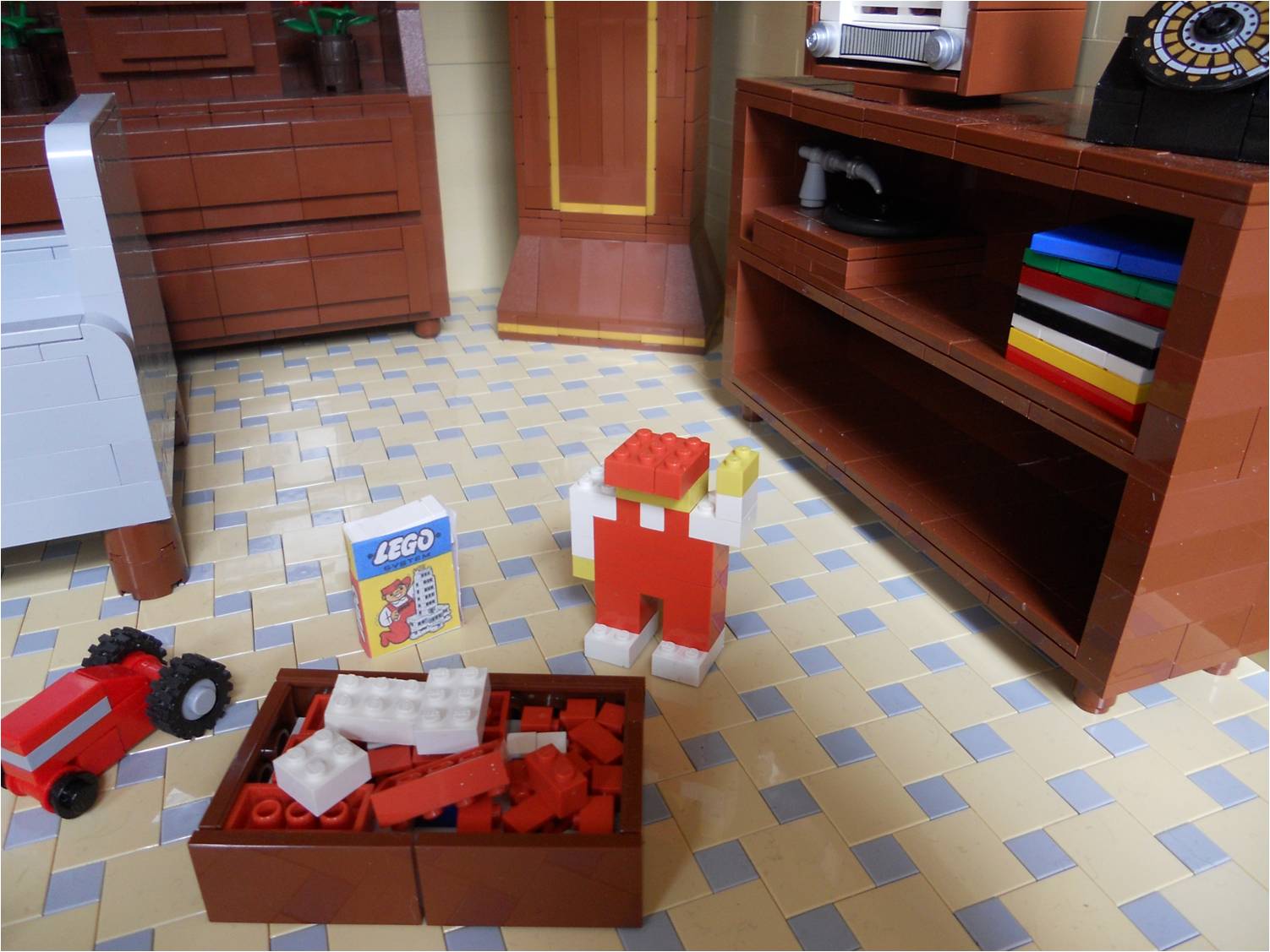 lego_mascot_home_270.jpg