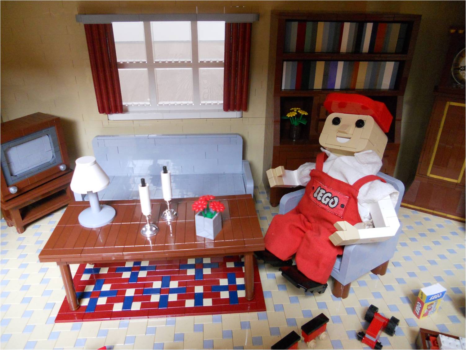 lego_mascot_home_275.jpg