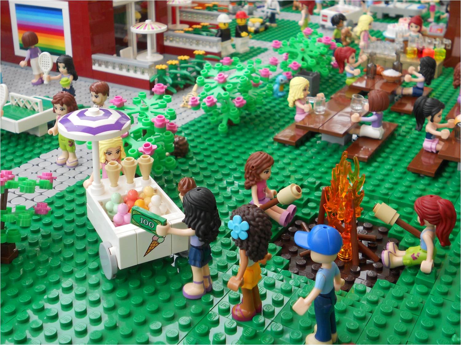 rainbow_holiday_center_120.jpg