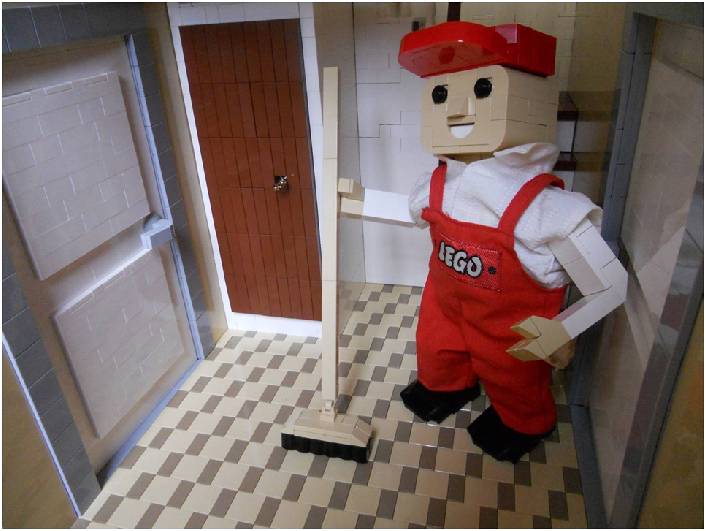 x_lego_mascot_260.jpg