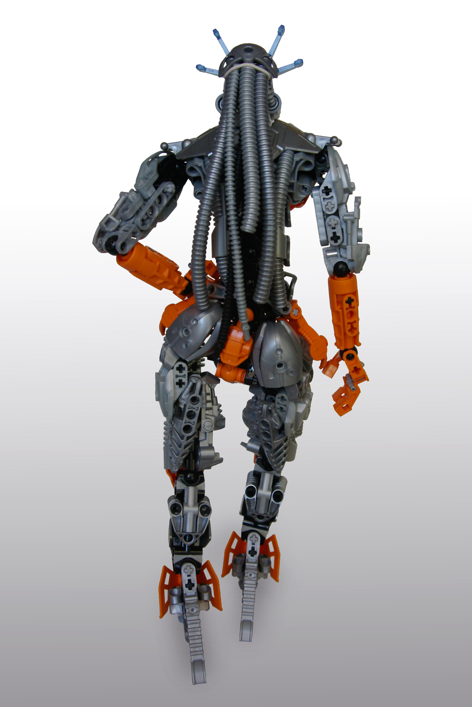 miss_red_wire_3.jpg