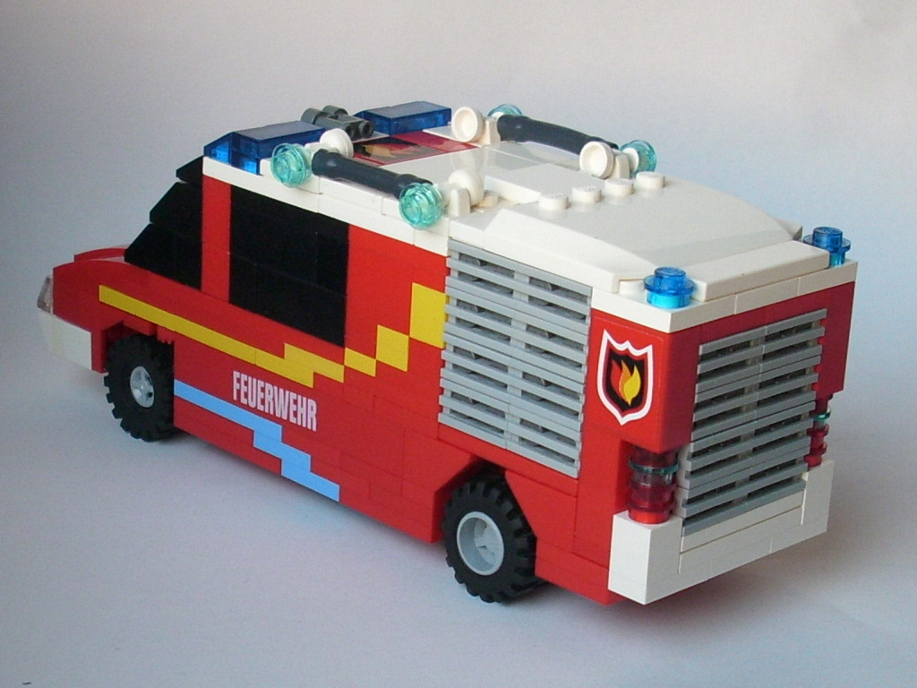 fire-truck-mercedes-benz-02.jpg