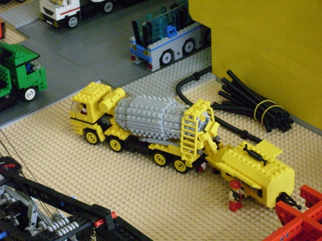concrete-mixer-with-concrete-pump.jpg