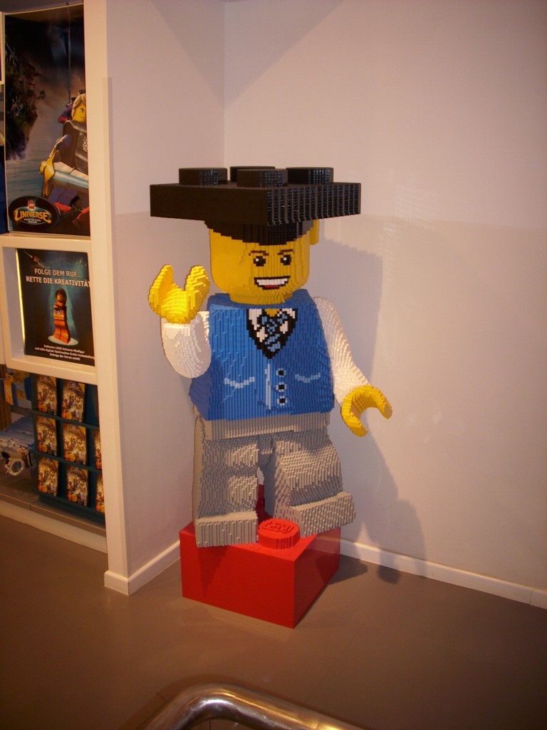 education-center-minifigure.jpg