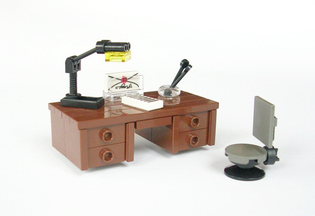 00-desk.jpg
