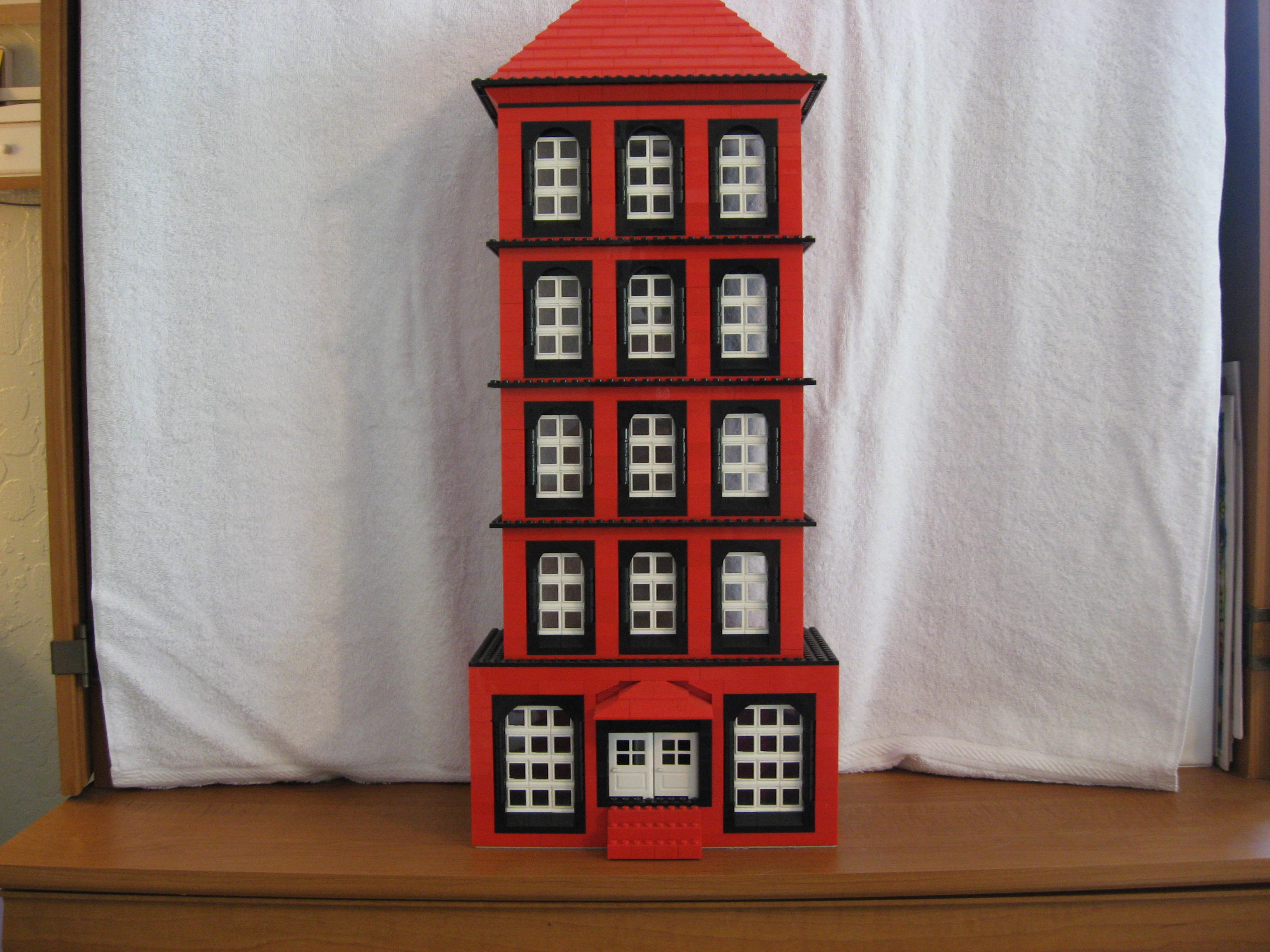 red_building_02.jpg