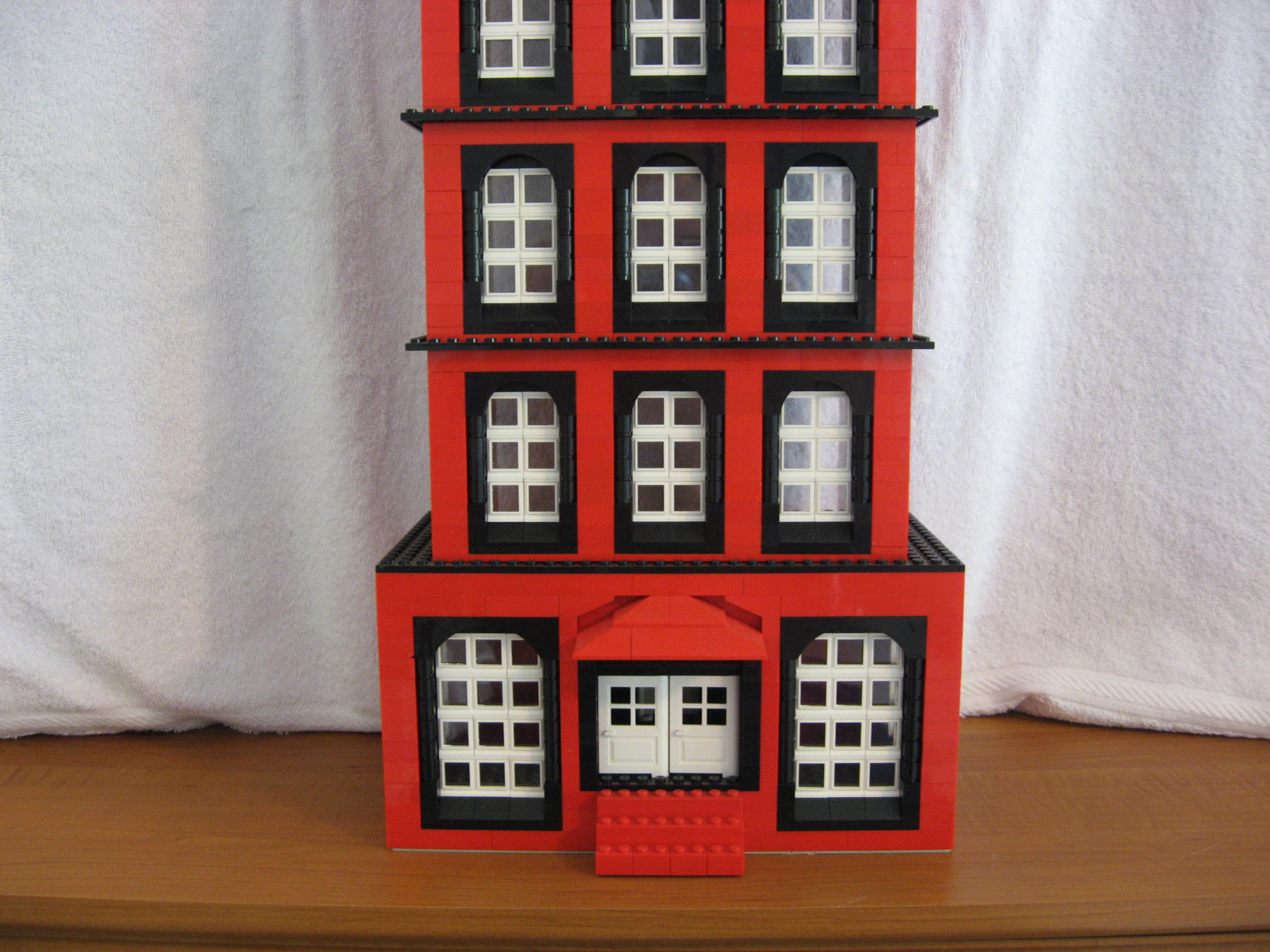 red_building_08.jpg