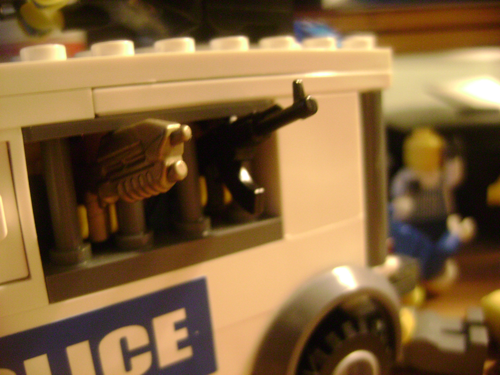 lego_brickarms_zombie_chase_scene_pics_003.jpg