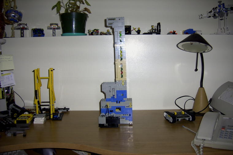 04desk.jpg