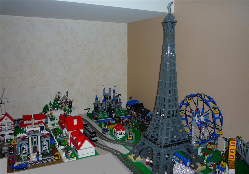 eiffel1village.jpg