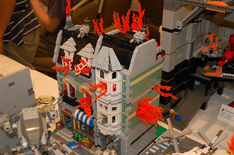brickworld2008fire.jpg