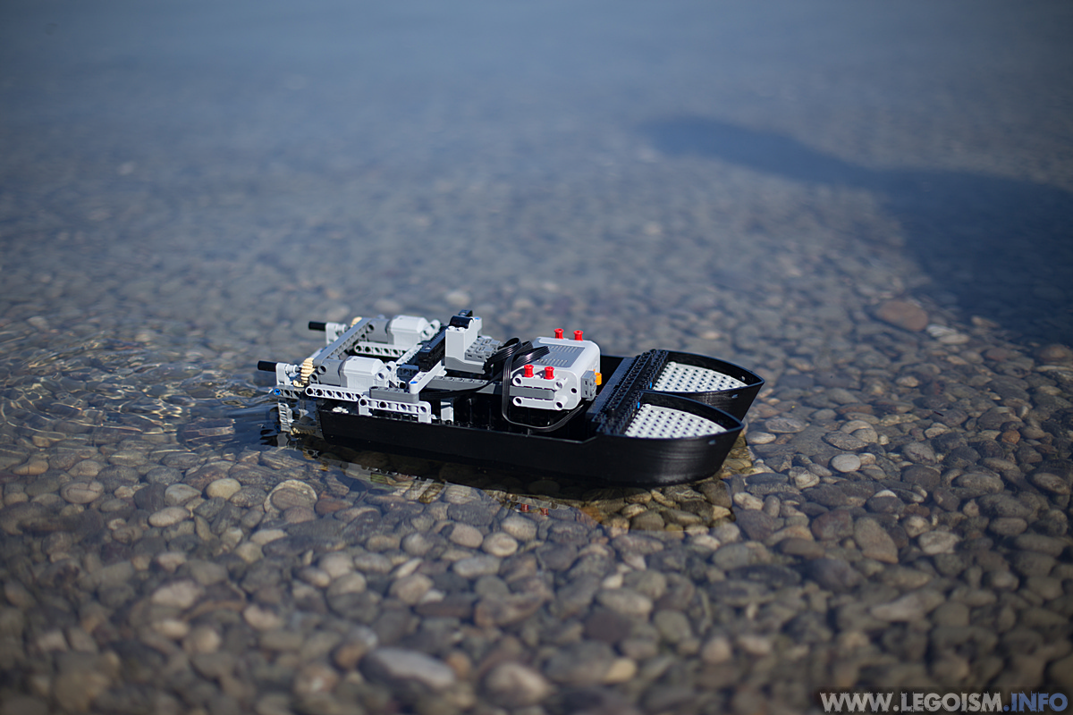 lego_catamaran_boat_legoism2.jpg