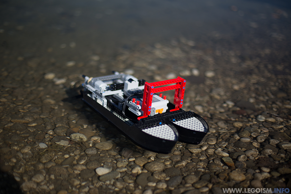 lego_catamaran_boat_legoism3.jpg