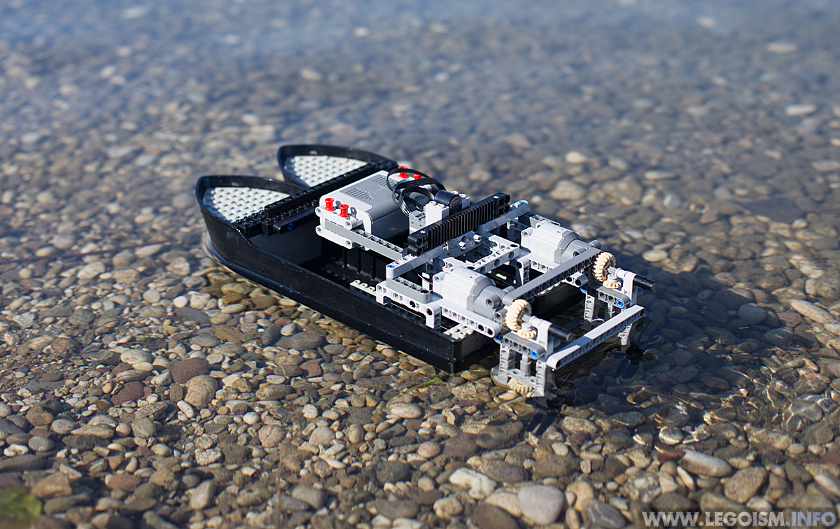 lego_catamaran_boat_legoism5.jpg