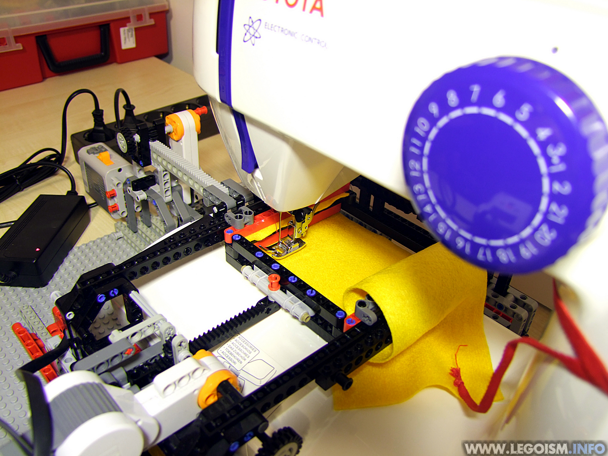nxt-embroidery-machine-head.jpg