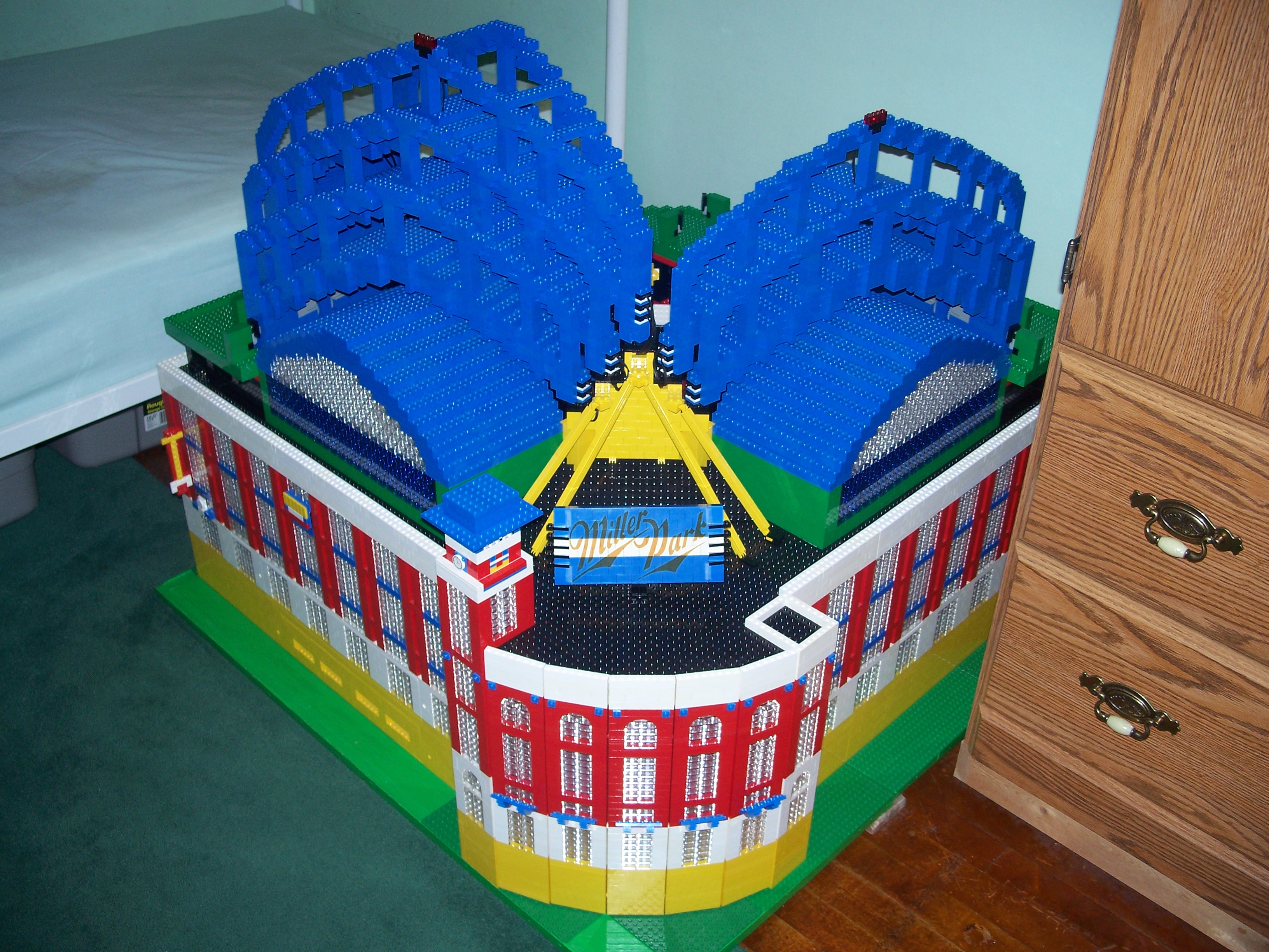 miller_park_4b-001_open.jpg