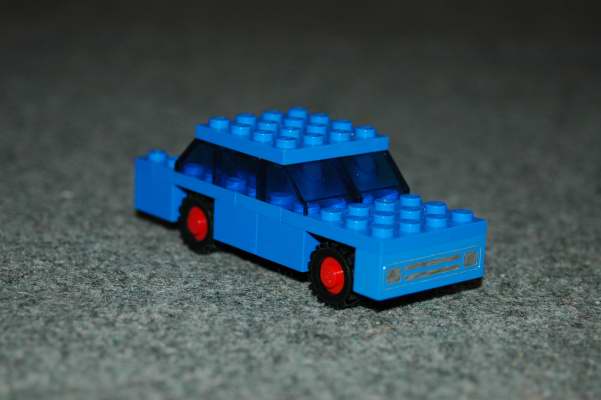 bluecar01.jpg