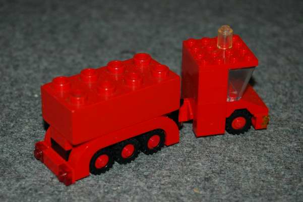 redtruck02.jpg