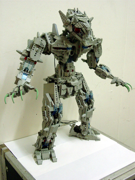 02-beeesh-mecha.jpg