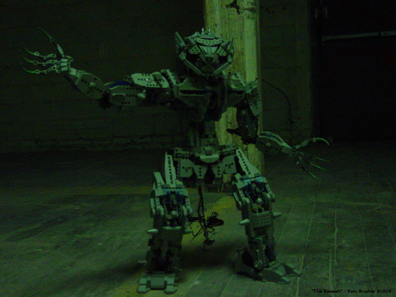 z-beeesh-mecha-eric-sophie-2004.jpg