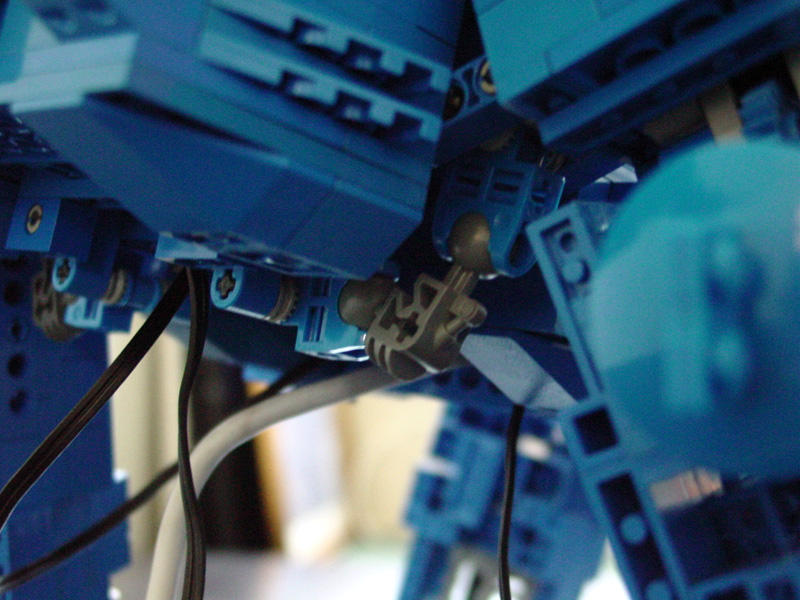 e5-blue-quad-shoulder-underside.jpg