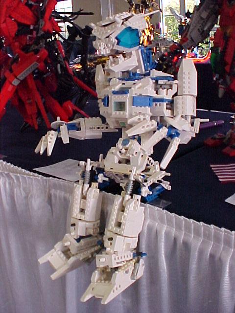 2sun-qwilljox-mecha.jpg