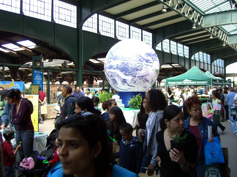 earth-day-2009-train-terminal-b.jpg