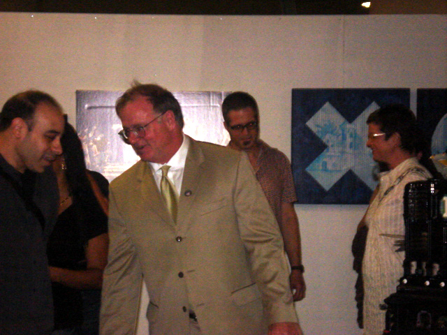00-jcat07-a0z-eric-with-mayor-healy-by-nadia-efa.jpg