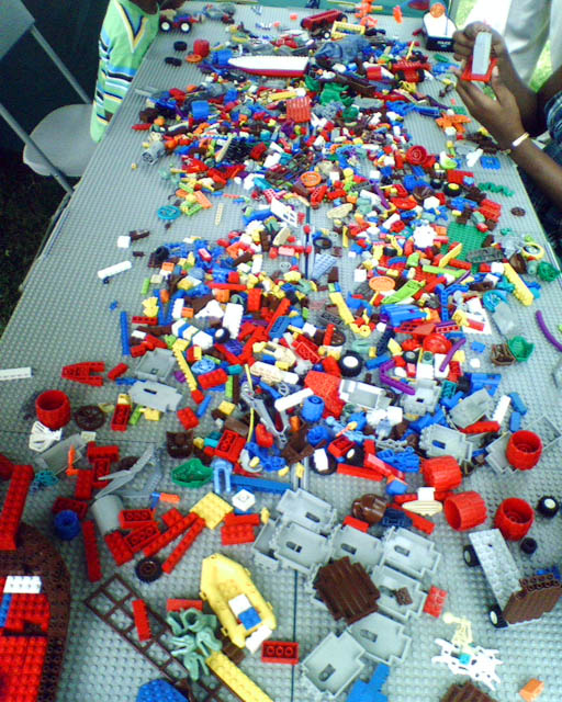 legomaster-6-7-08-g.jpg