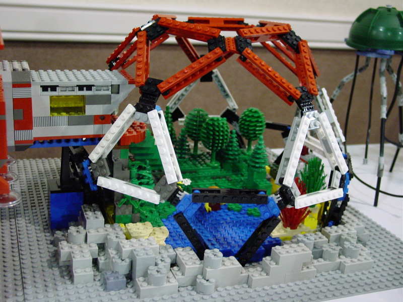 32-philcon-2004-1-sat-moonbase.jpg