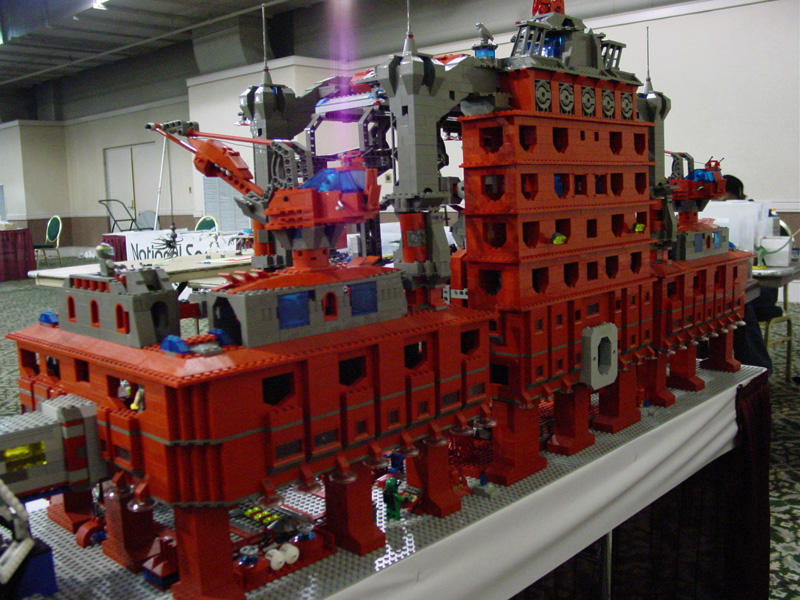 40-philcon-2004-1-sat-moonbase-mech-bay-07-back.jpg