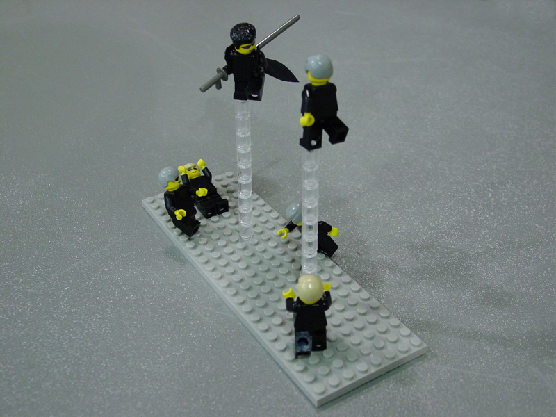 80-philcon-2004-2-sun-crowd-build.jpg