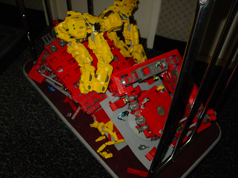 94-philcon-2004-2-sun-travel-damage.jpg