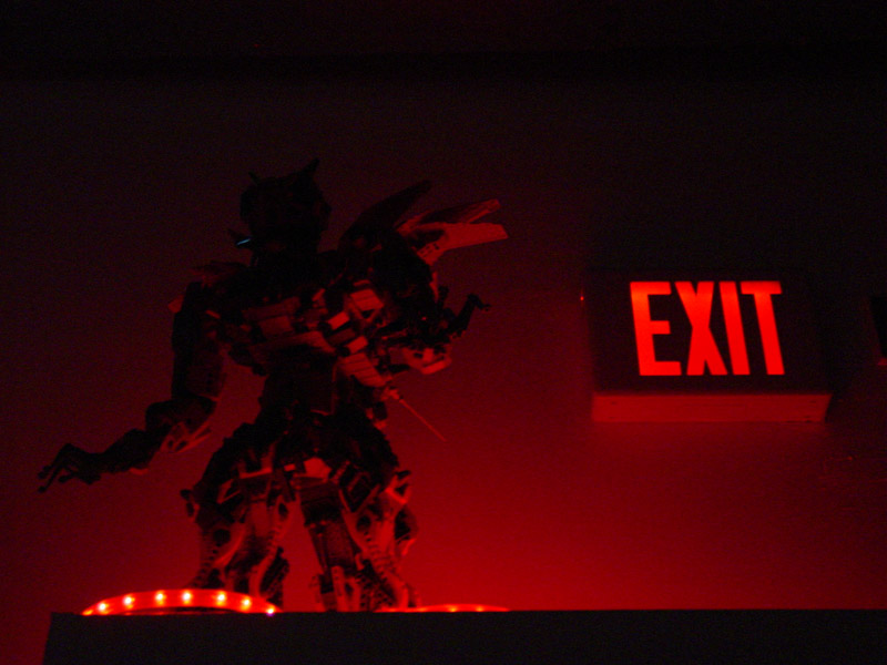 01rg-mech-litm-display2.jpg